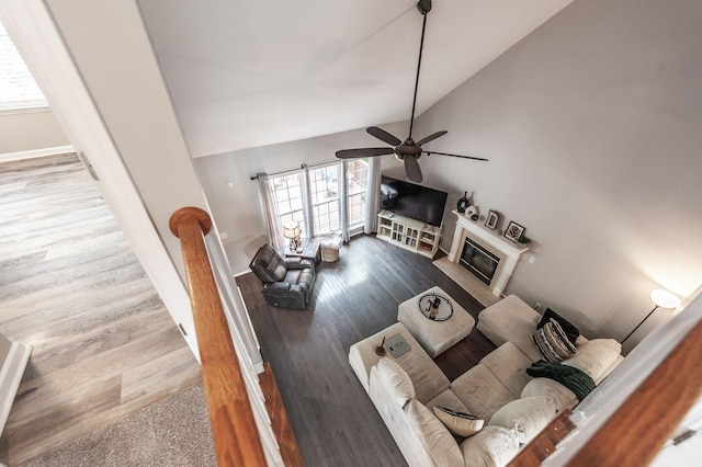 1040 Mansker Farm Blvd, Hendersonville, TN 37075 - living area featuring a ceiling fan, lofted ceiling, plenty of natural light, wood finished floors, and baseboards