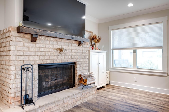 150 Raulston Falls Rd, Jasper, TN 37347 - living area featuring wood finished floors, a fireplace, visible vents, baseboards, and ceiling fan
