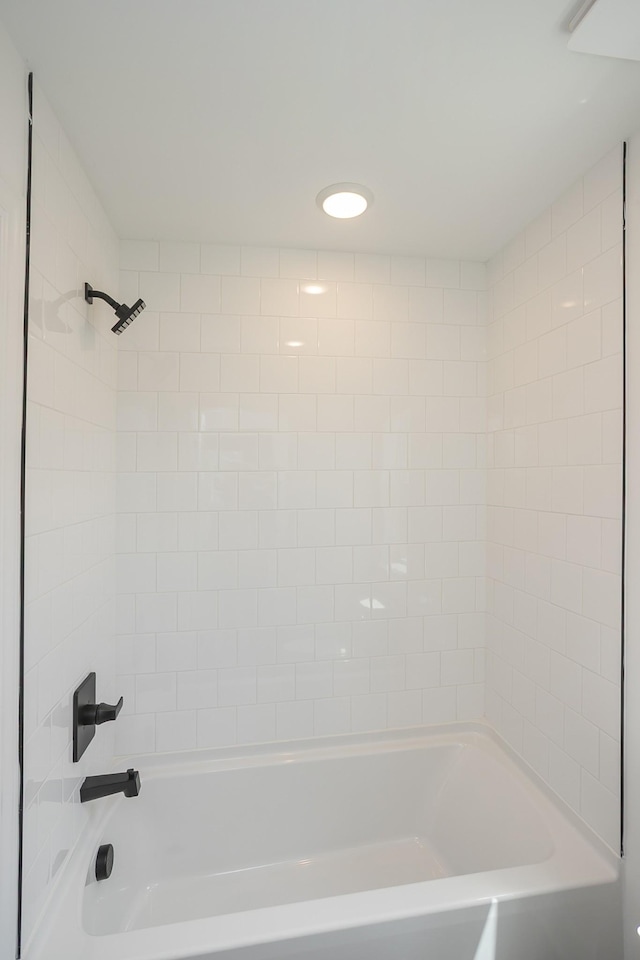 136 W Cassa Way, Mount Juliet, TN 37122 - full bathroom featuring tub / shower combination