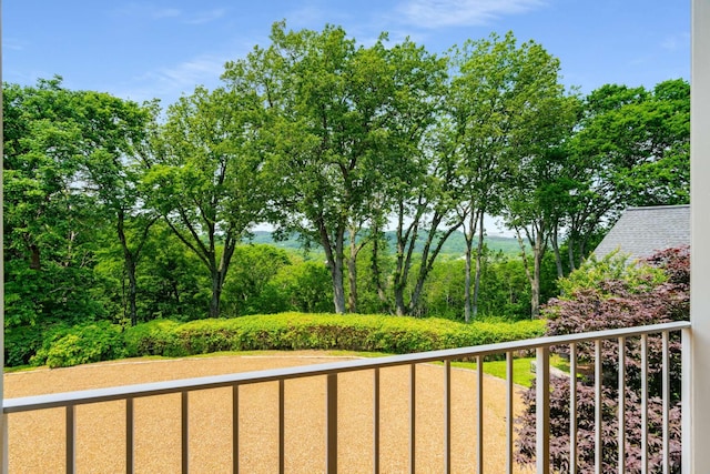 1229 Vintage Pl, Nashville, TN 37215 - view of yard featuring a balcony
