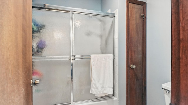 7621 Fernvale Rd, Fairview, TN 37062 - full bath featuring an enclosed shower and toilet