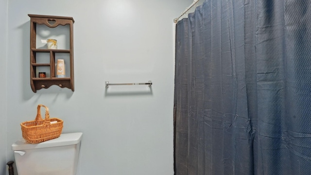 7621 Fernvale Rd, Fairview, TN 37062 - full bath featuring toilet and a shower with curtain