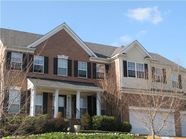 view of front facade featuring a porch