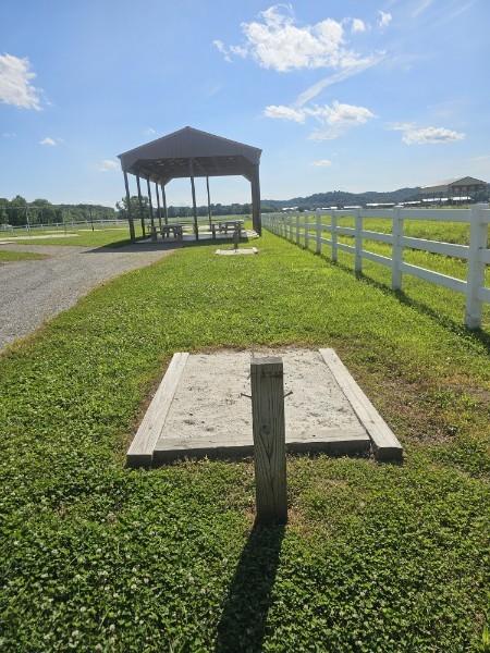 885 River Front Dr, Clifton, TN 38425