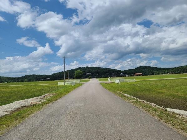 885 River Front Dr, Clifton, TN 38425