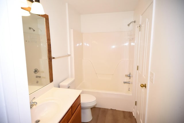301 Arapaho Dr, Murfreesboro, TN 37128 - full bath featuring vanity, toilet, washtub / shower combination, and wood finished floors