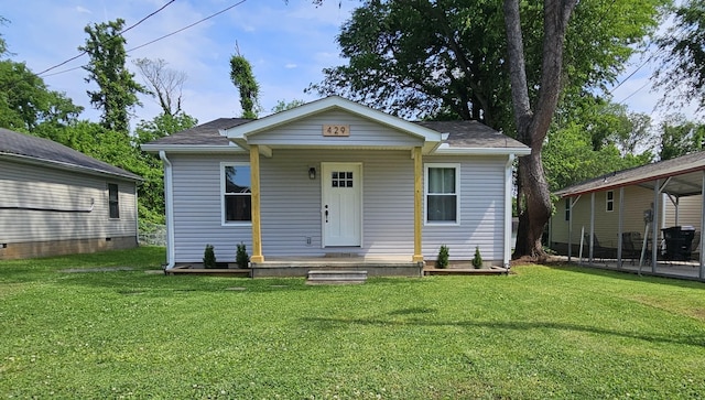429 E Castle St, Murfreesboro, TN 37130 - bungalow featuring covered porch and a front yard