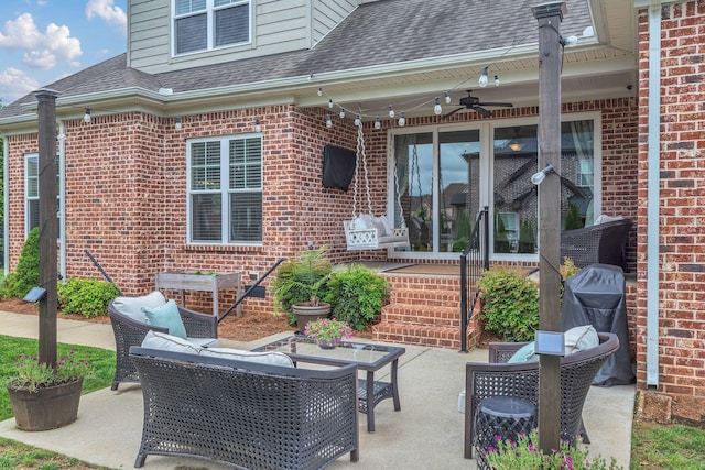 view of patio featuring an outdoor living space and a ceiling fan
