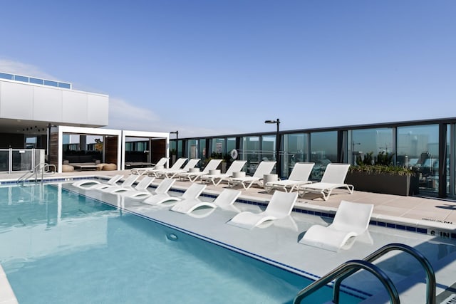 1616 W End Ave Unit 3202, Nashville, TN 37203 - view of community pool
