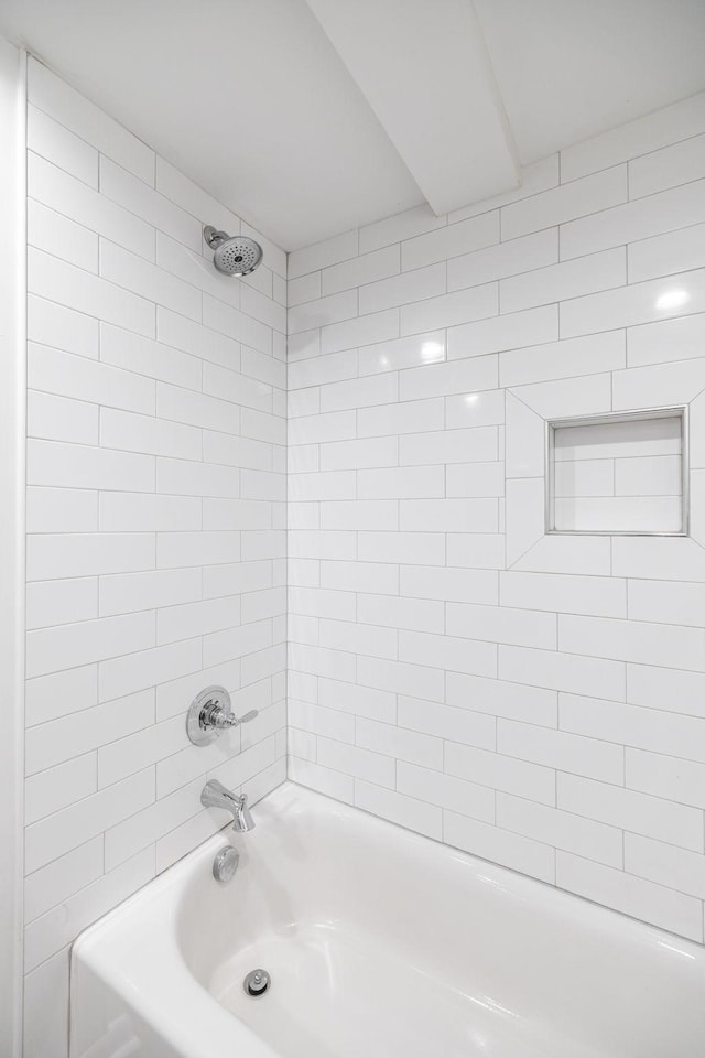 411 Rosehill Ct, Goodlettsville, TN 37072 - bathroom featuring bathing tub / shower combination