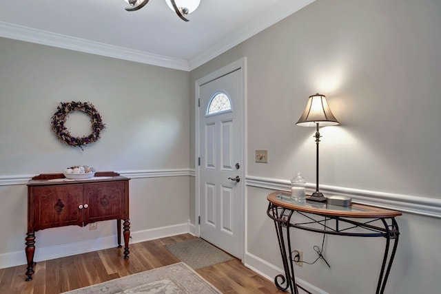 121 Grassland Dr, Gallatin, TN 37066 - foyer featuring wood finished floors, baseboards, and ornamental molding