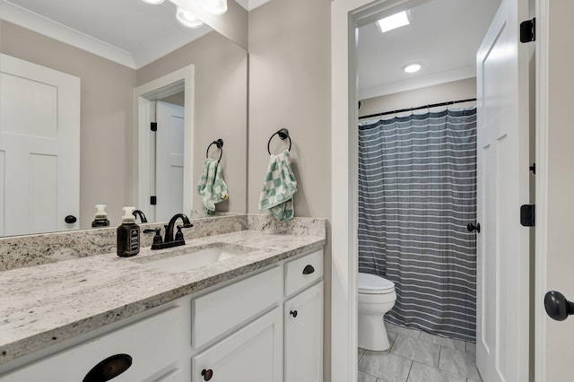 full bathroom featuring toilet, vanity, tile patterned flooring, crown molding, and a shower with curtain