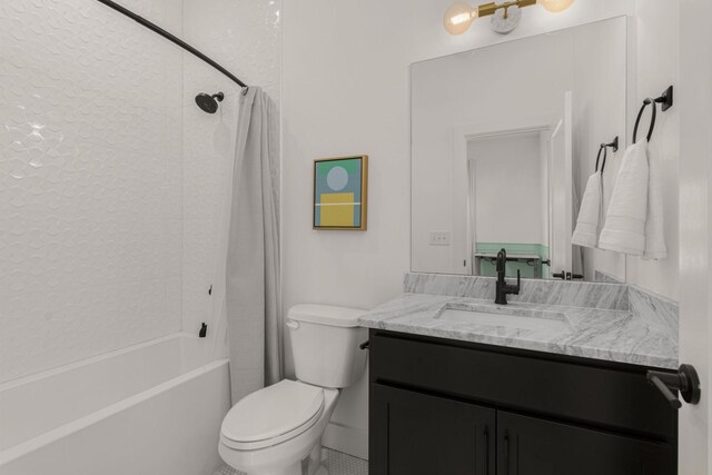 5615 Tennessee Ave Unit A, Nashville, TN 37209 - bathroom featuring toilet, shower / bath combo, and vanity