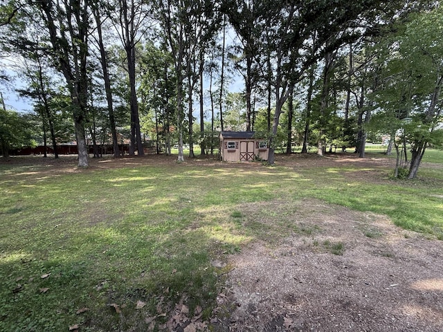 305 Twelve Oaks Rd, Tullahoma, TN 37388 - view of grassy yard