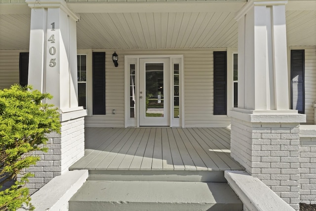 1405 W Lincoln St, Tullahoma, TN 37388 - entrance to property featuring covered porch