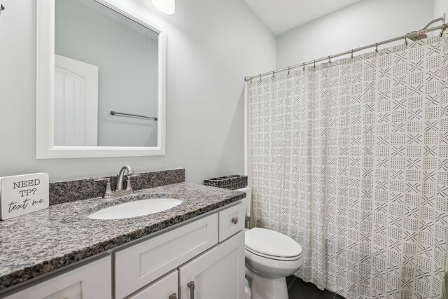 657 Josef Cir, Columbia, TN 38401 - full bathroom featuring vanity, toilet, and a shower with curtain