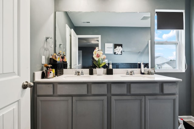 7401 Brady Ln, Antioch, TN 37013 - full bath featuring double vanity