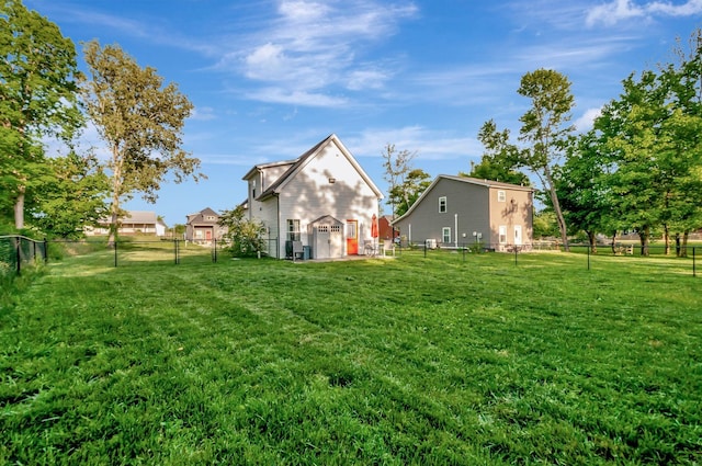 517 Main St, Burns, TN 37029 - view of yard
