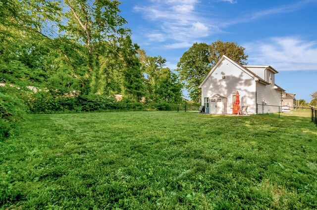 517 Main St, Burns, TN 37029 - view of yard