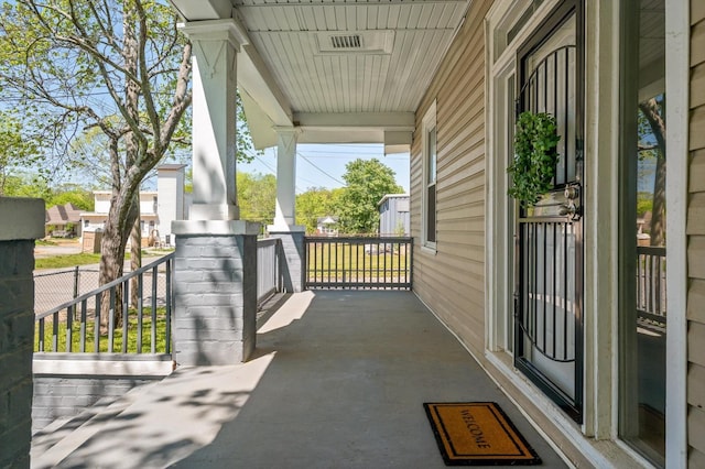 2001 E 16th St, Chattanooga, TN 37404 - view of covered porch