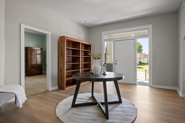 2001 E 16th St, Chattanooga, TN 37404 - entryway featuring light wood finished floors and baseboards