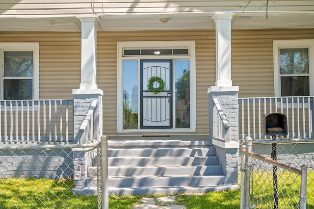 2001 E 16th St, Chattanooga, TN 37404 - view of exterior entry featuring covered porch