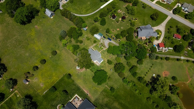 860 Dixie Bee Rd, Adams, TN 37010