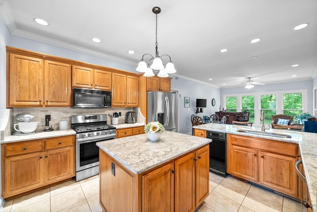 411 Lake Pointe Dr, Clarksville, TN 37043 - kitchen with appliances with stainless steel finishes, a sink, a kitchen island, ceiling fan, and light tile patterned floors