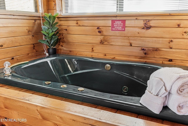1640 Bench Mountain Way, Sevierville, TN 37862 - detailed view of wooden walls and a hot tub
