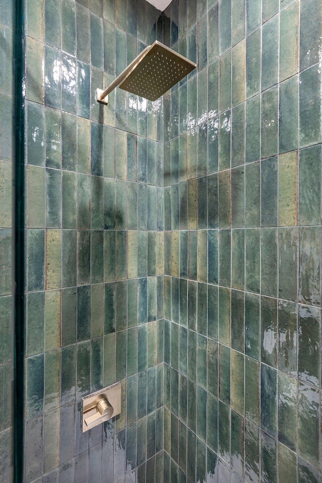 3910 Brick Church Pike, Nashville, TN 37207 - full bathroom with tiled shower