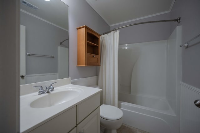 full bathroom with shower / tub combo with curtain, toilet, vanity, and ornamental molding