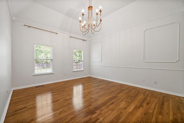 3031 Trice Pl, Lebanon, TN 37087 - unfurnished room featuring a chandelier, wood finished floors, and baseboards