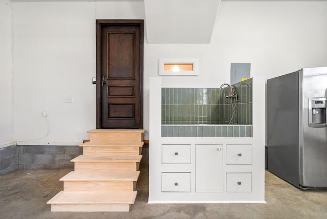 3031 Trice Pl, Lebanon, TN 37087 - stairway with concrete floors