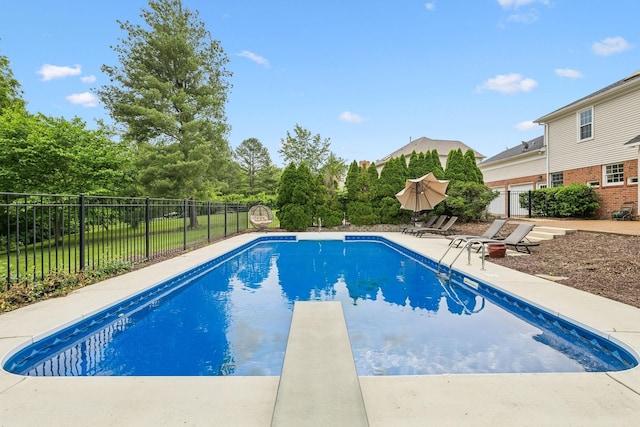 410 Springhouse Ct, Franklin, TN 37067 - view of swimming pool featuring fence, a diving board, and a patio