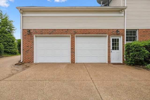 410 Springhouse Ct, Franklin, TN 37067 - garage featuring concrete driveway