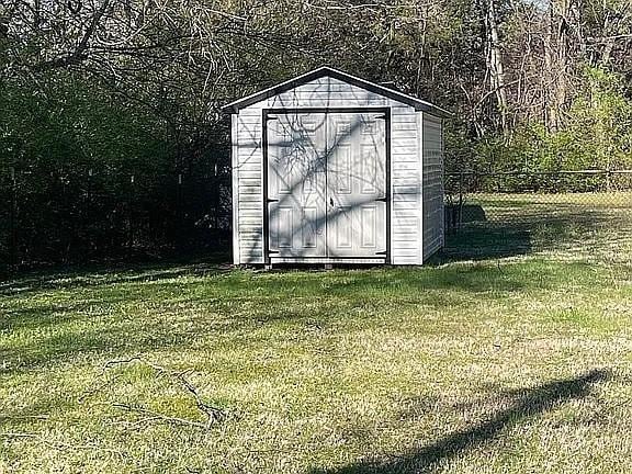514 Wren Dr, Clarksville, TN 37040 - view of shed