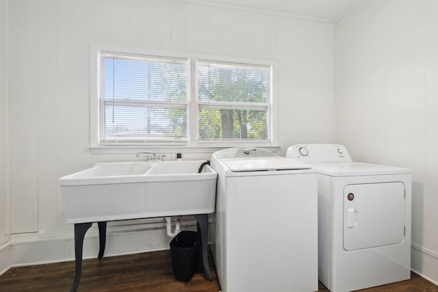 906 Temple Ct, Murfreesboro, TN 37130 - washroom featuring independent washer and dryer, dark wood-style flooring, healthy amount of natural light, and crown molding