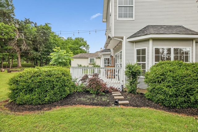 503 Mable Mason Cv, La Vergne, TN 37086 - view of side of property featuring a lawn and roof with shingles
