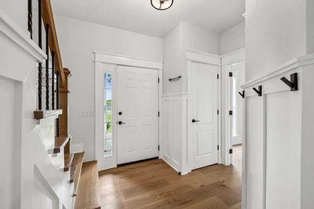 503 Mable Mason Cv, La Vergne, TN 37086 - foyer featuring wood finished floors and stairs