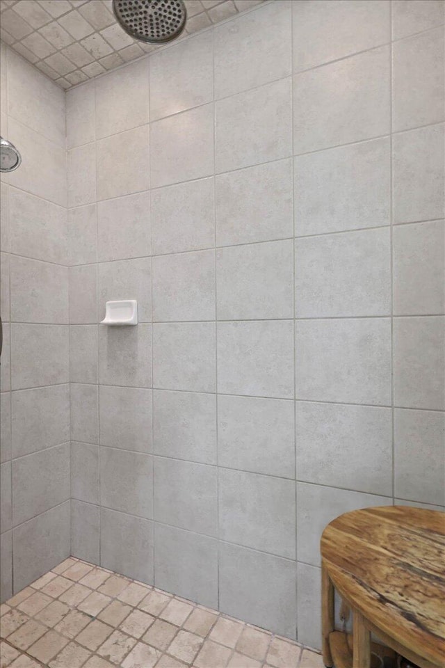 2507 Eagle Creek Way, Signal Mountain, TN 37377 - bathroom featuring tiled shower