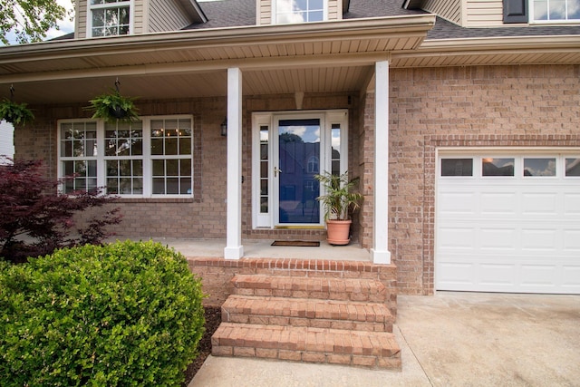 1334 Davy Crockett Dr, Murfreesboro, TN 37129 - entrance to property with a shingled roof, brick siding, and driveway