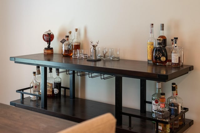 5175 Granny White Pike, Nashville, TN 37220 - view of indoor dry bar
