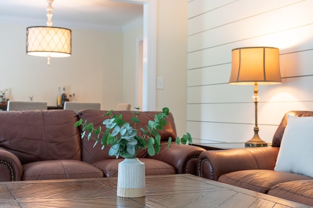 5175 Granny White Pike, Nashville, TN 37220 - living area featuring ornamental molding