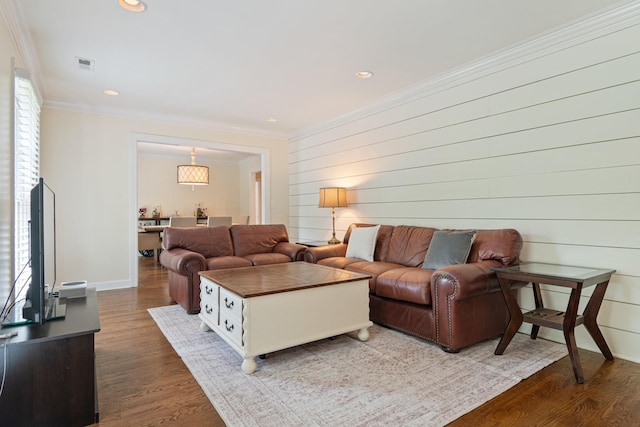 5175 Granny White Pike, Nashville, TN 37220 - living room featuring wood finished floors, crown molding, baseboards, and recessed lighting