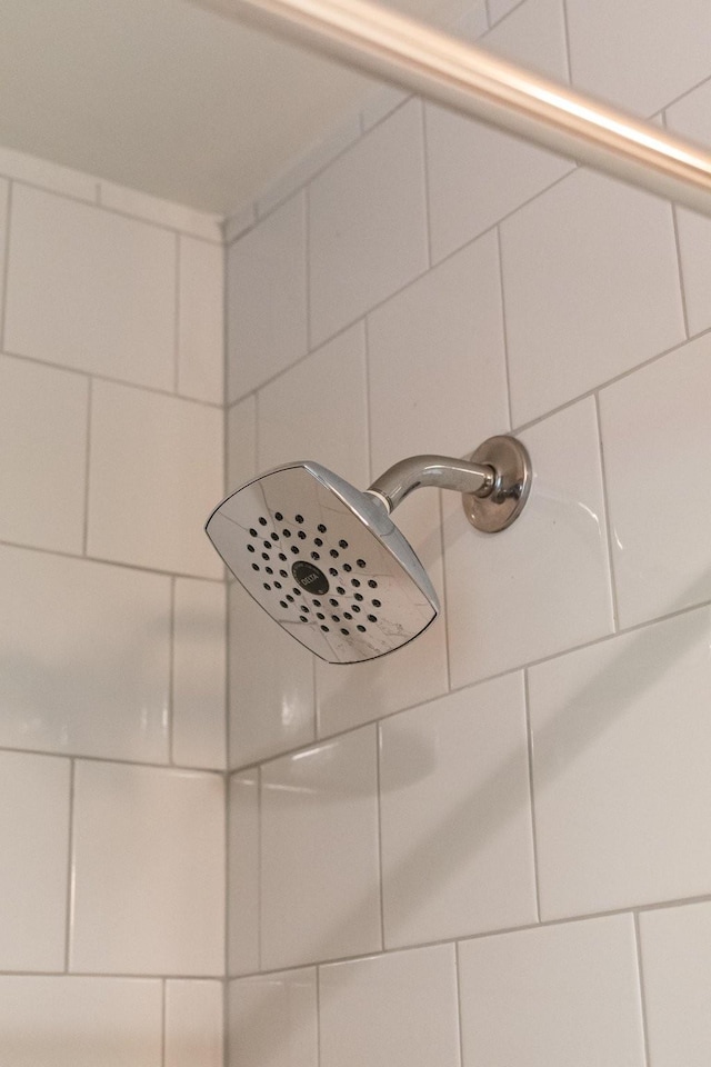 5175 Granny White Pike, Nashville, TN 37220 - bathroom view of tiled shower