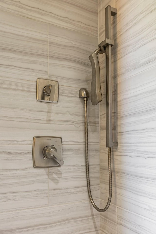 3692 Auburn Ln, Nashville, TN 37215 - bathroom view of a shower