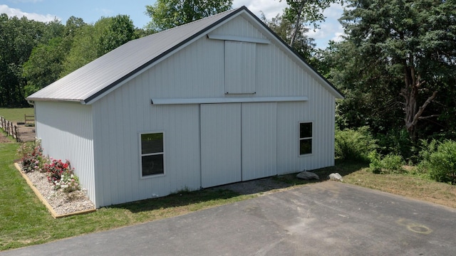 548 Buddy Rd, Burns, TN 37029 - view of outdoor structure featuring an outbuilding
