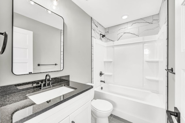 614 Woodrush Dr, Clarksville, TN 37040 - bathroom featuring vanity and tub / shower combination