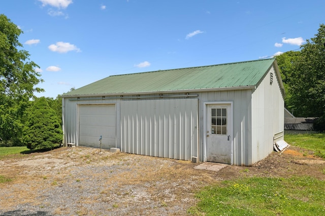 view of detached garage