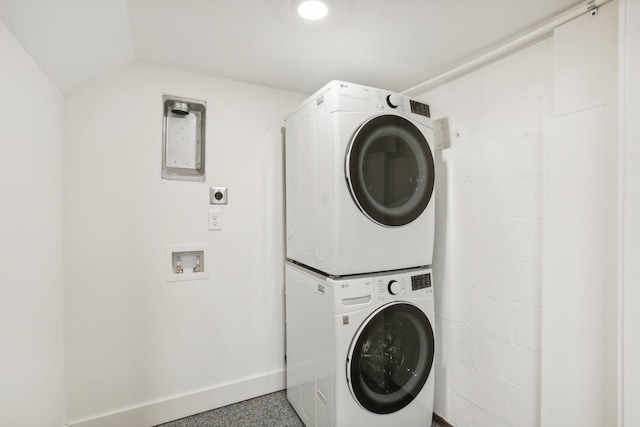 98 N 8th St, Nashville, TN 37206 - laundry room featuring stacked washing machine and dryer and baseboards